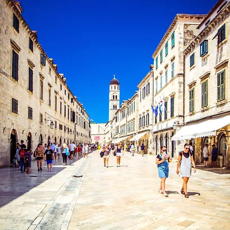 Nia Deluxe & Elegance *