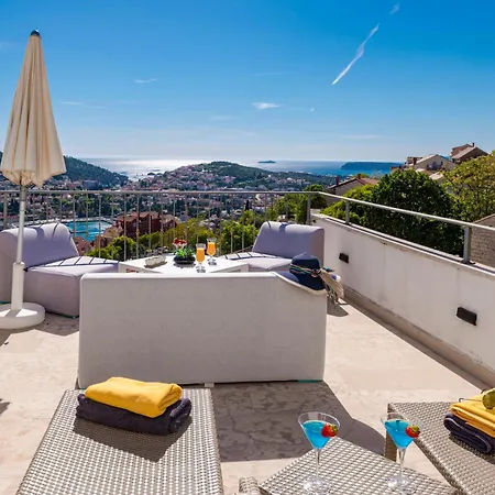 Nia Deluxe & Elegance