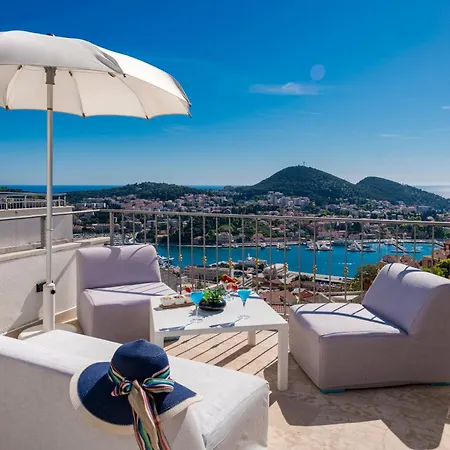 Nia Deluxe & Elegance 公寓 *