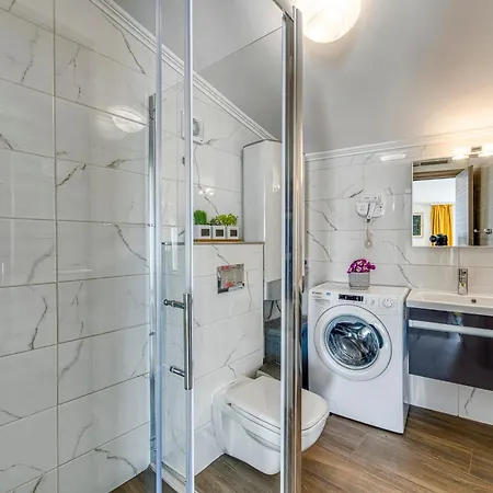 Nia Deluxe & Elegance 公寓