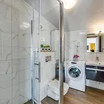 Nia Deluxe & Elegance Apartment