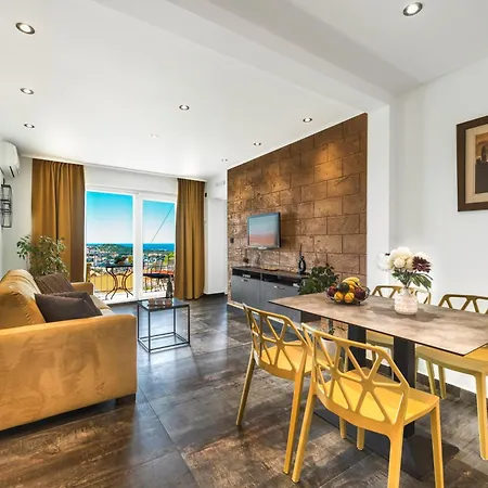 Nia Deluxe & Elegance Apartment