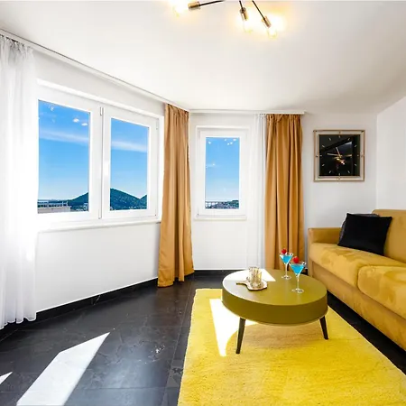 Apartment Nia Deluxe & Elegance