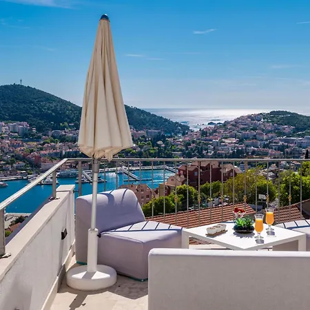 Nia Deluxe & Elegance *