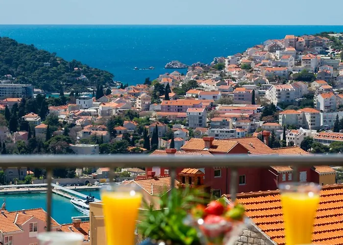 Nia Deluxe & Elegance