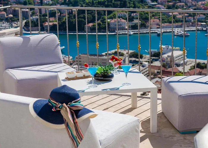 Nia Deluxe & Elegance