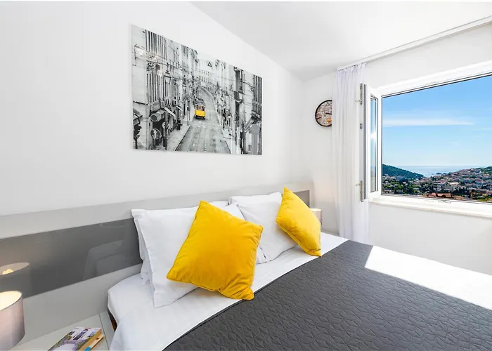 Nia Deluxe & Elegance *